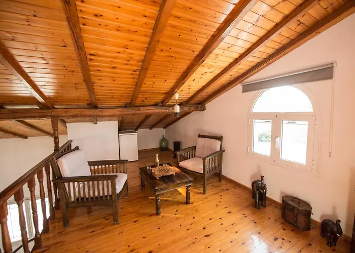 Frosos Beachfront Maisonette Acharavi