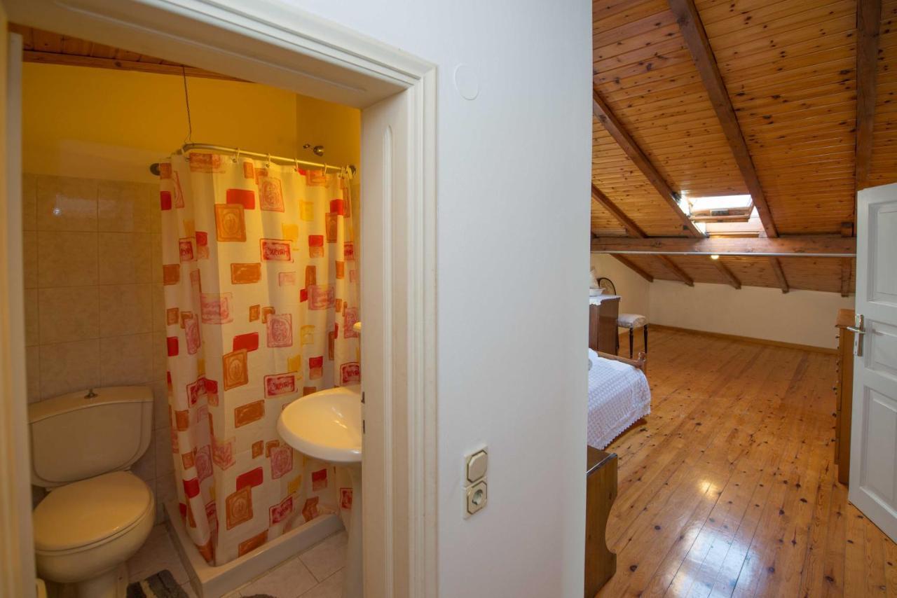 Frosos Beachfront Maisonette Acharavi